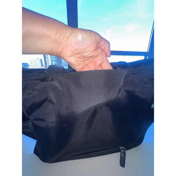 Ricardo Beverly Hills Isela Bag - Perfect for Placing Over Carry-On Luggage - Picture 12 of 15